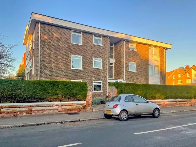 Beach Road, Littlehampton