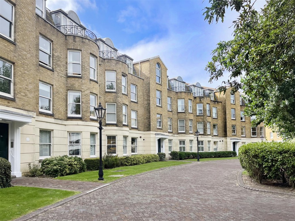 Beach Crescent, Littlehampton, 2 bedroom, Apartment