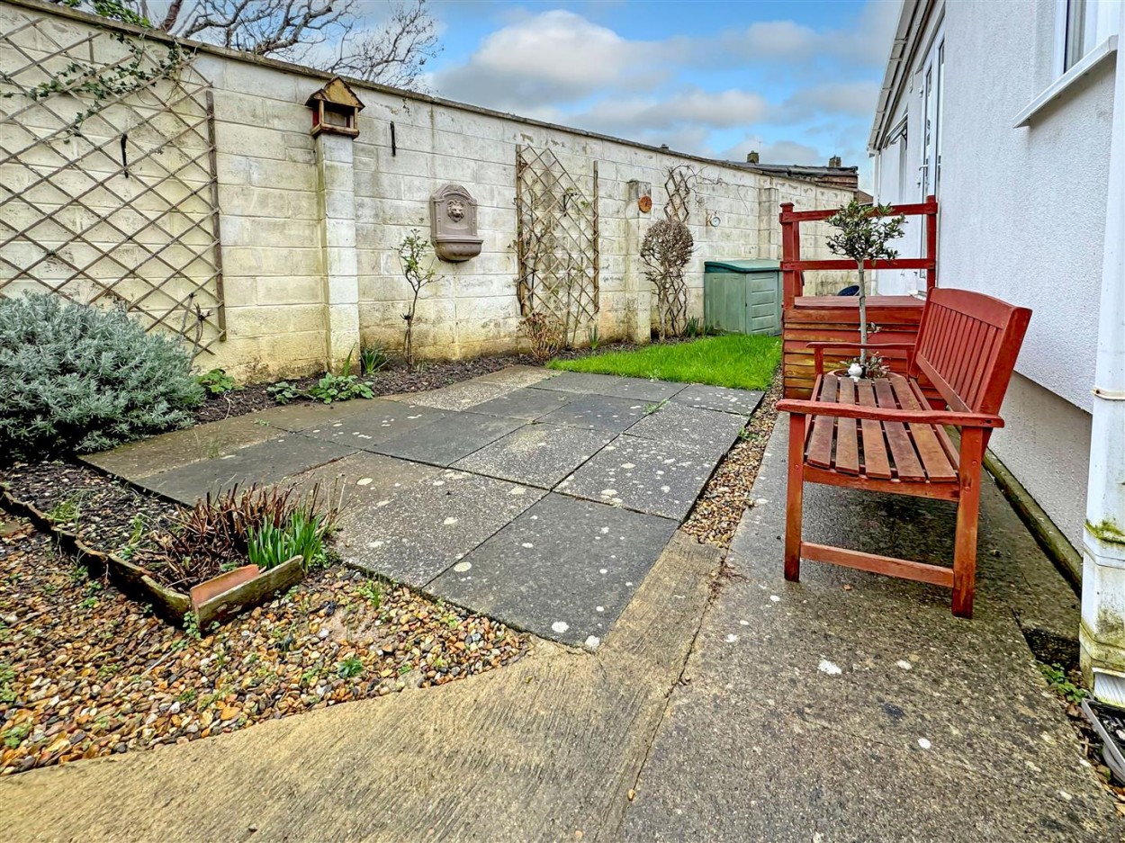 garden2_1.jpg