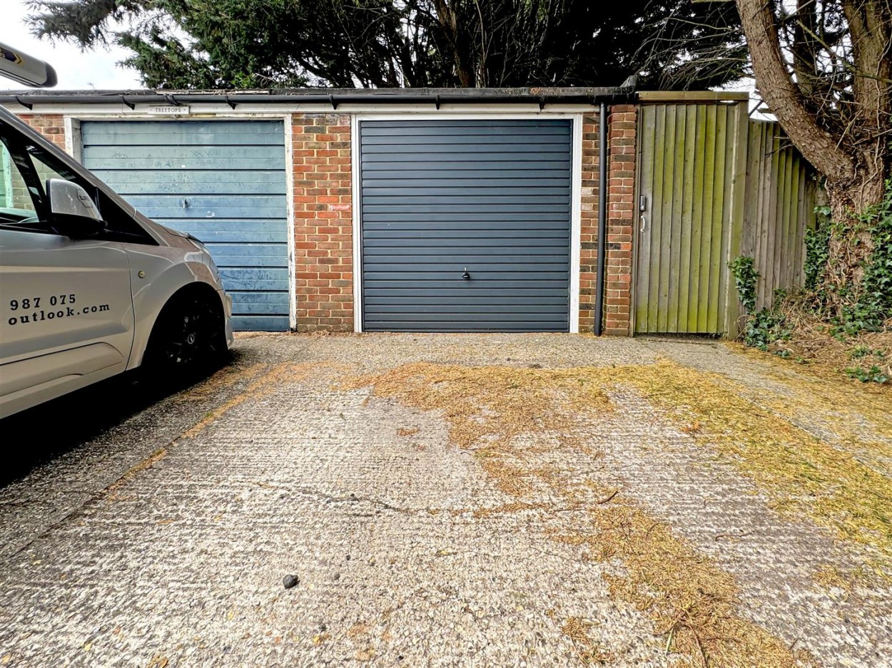 garage.jpg