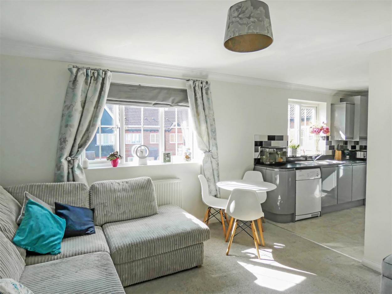Lounge / Kitchen