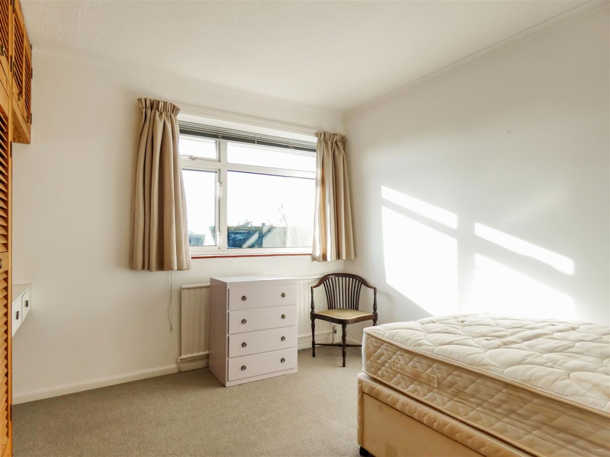 Bed 1.jpg