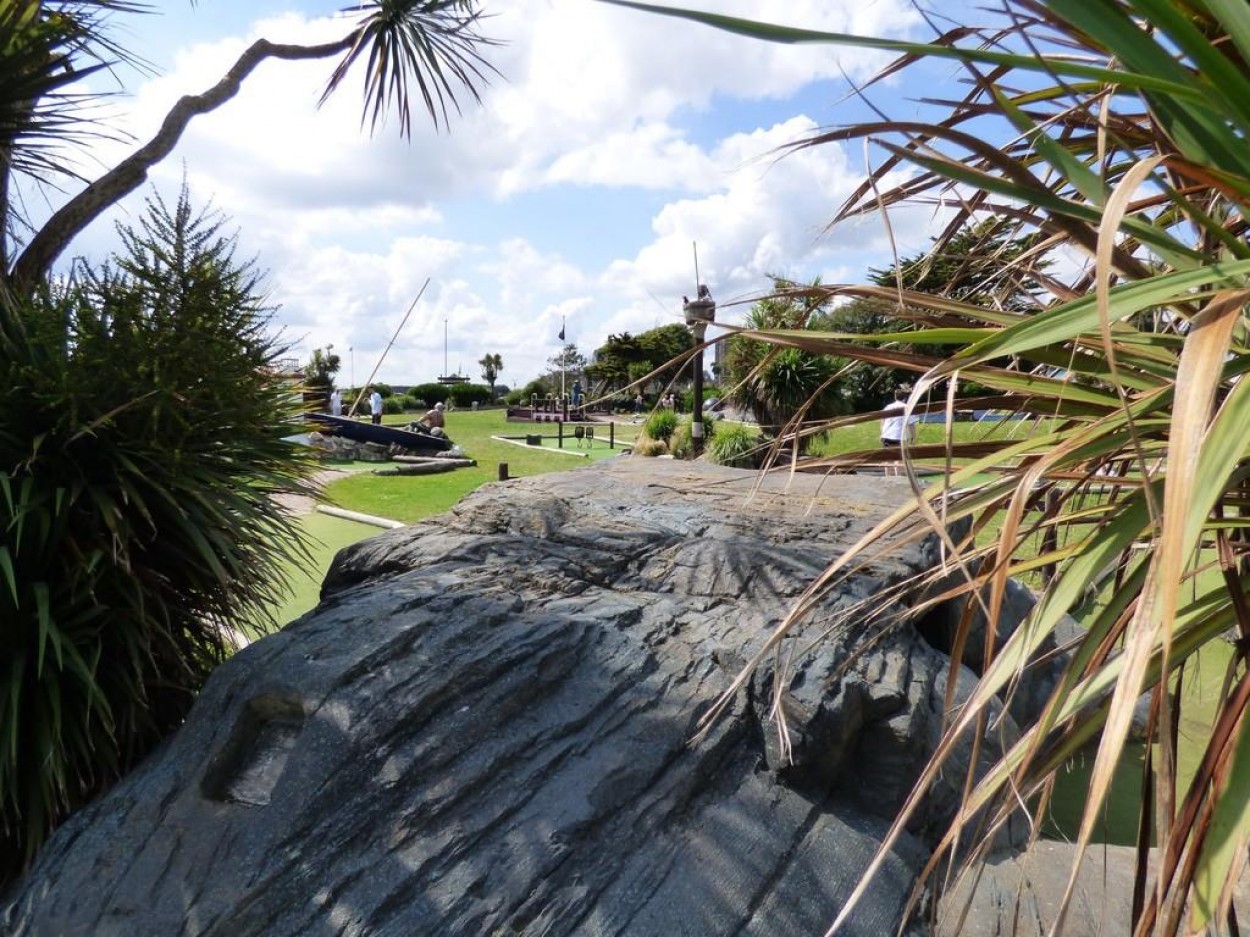 CRAZY GOLF.jpg