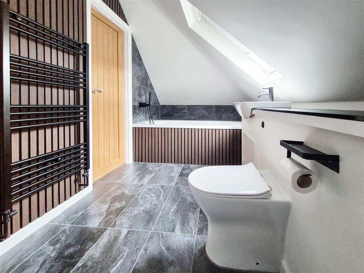 En Suite Bathroom