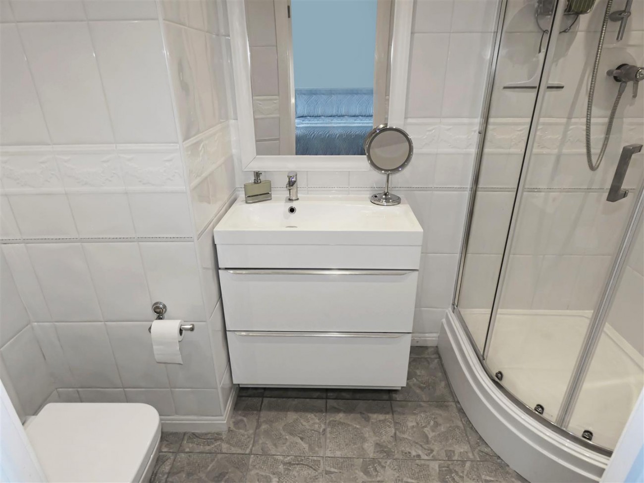 En Suite to Bedroom One