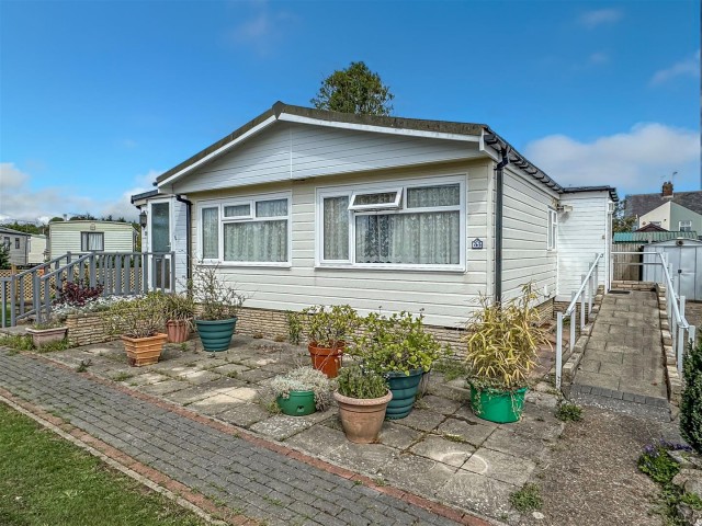 Penarth Gardens, Thornlea Court,