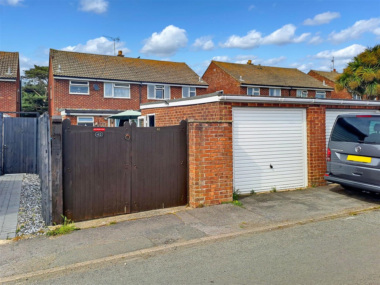 Garage & Access to Driveway