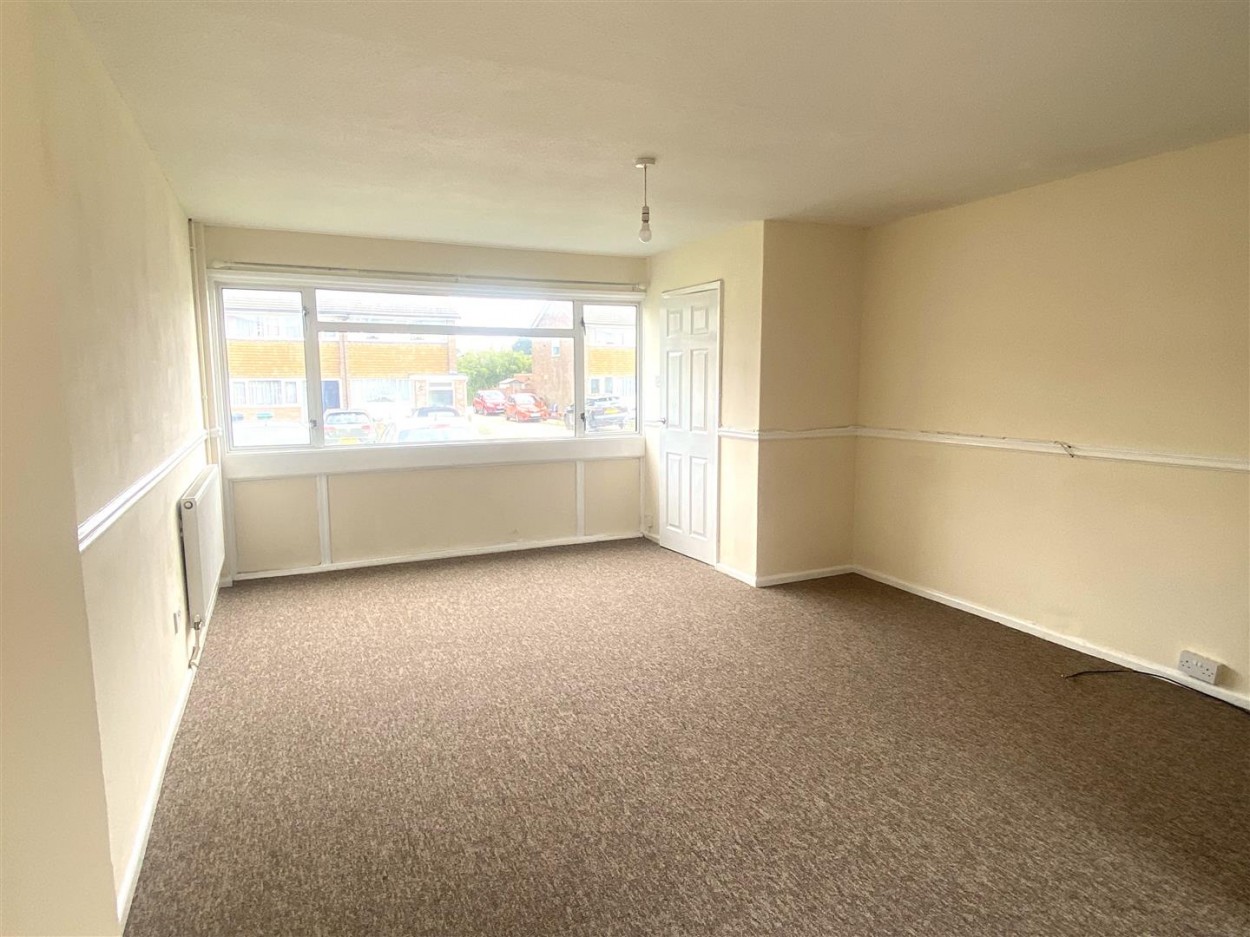 front room 2- 3 wolstenbury .jpg