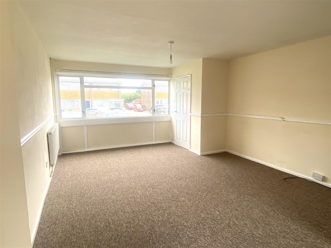 front room 2- 3 wolstenbury .jpg