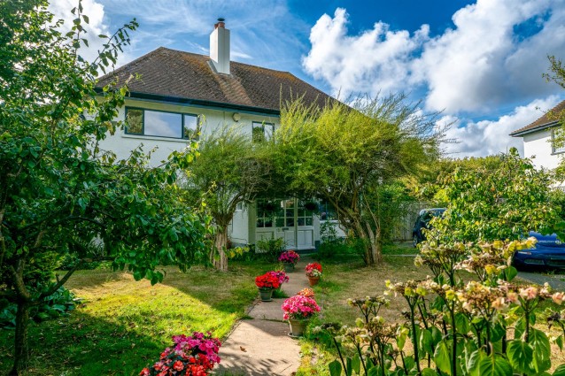 Sea Avenue, Rustington