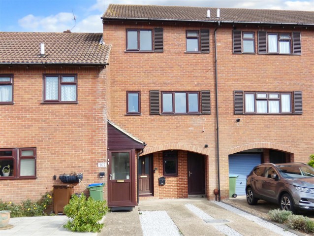 Dinsdale Gardens, Rustington