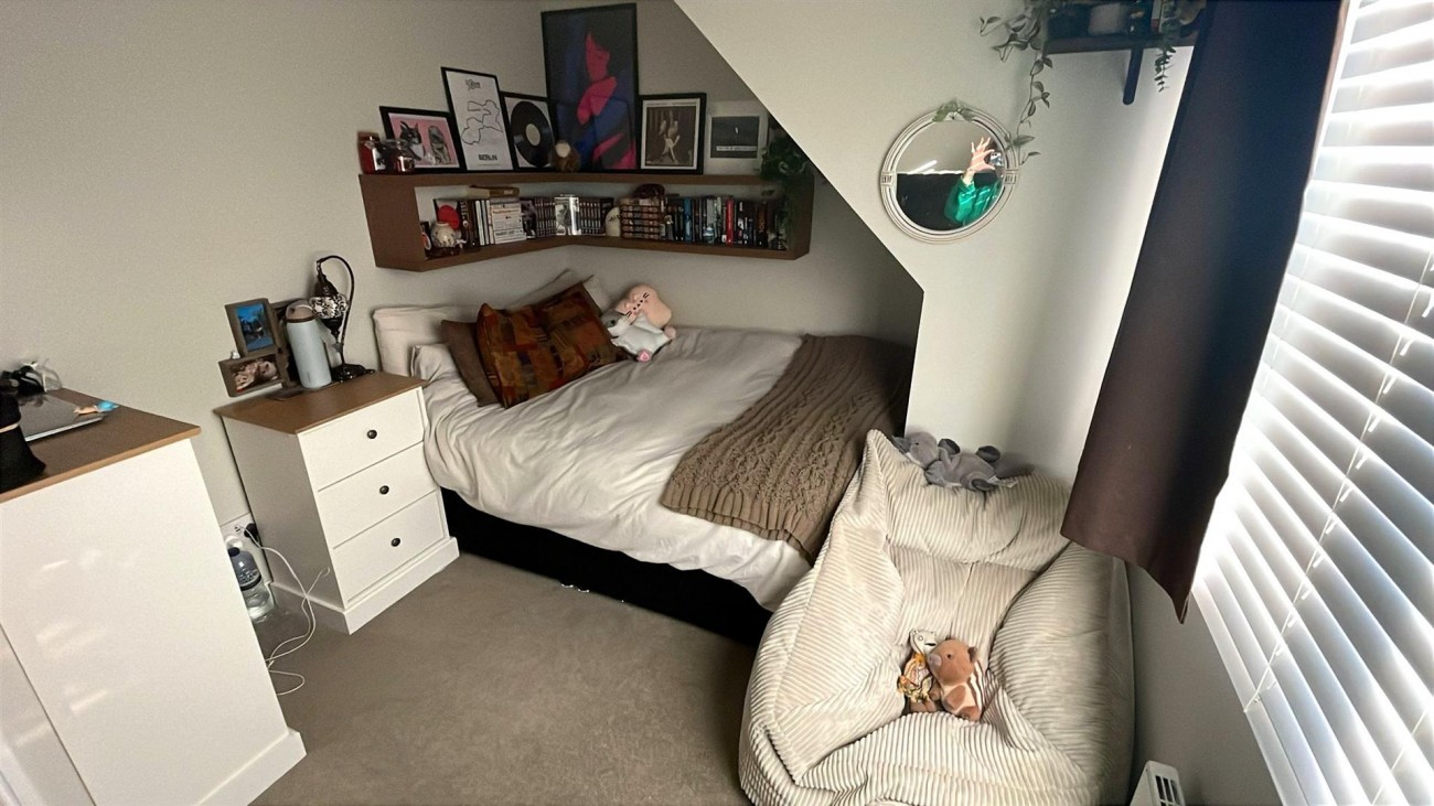 Bedroom 2 (1).JPG