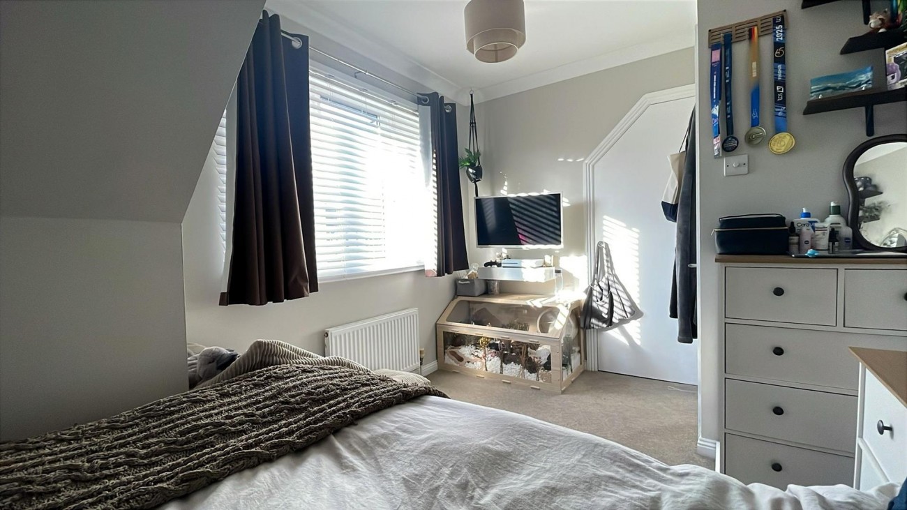 Bedroom 2.JPG