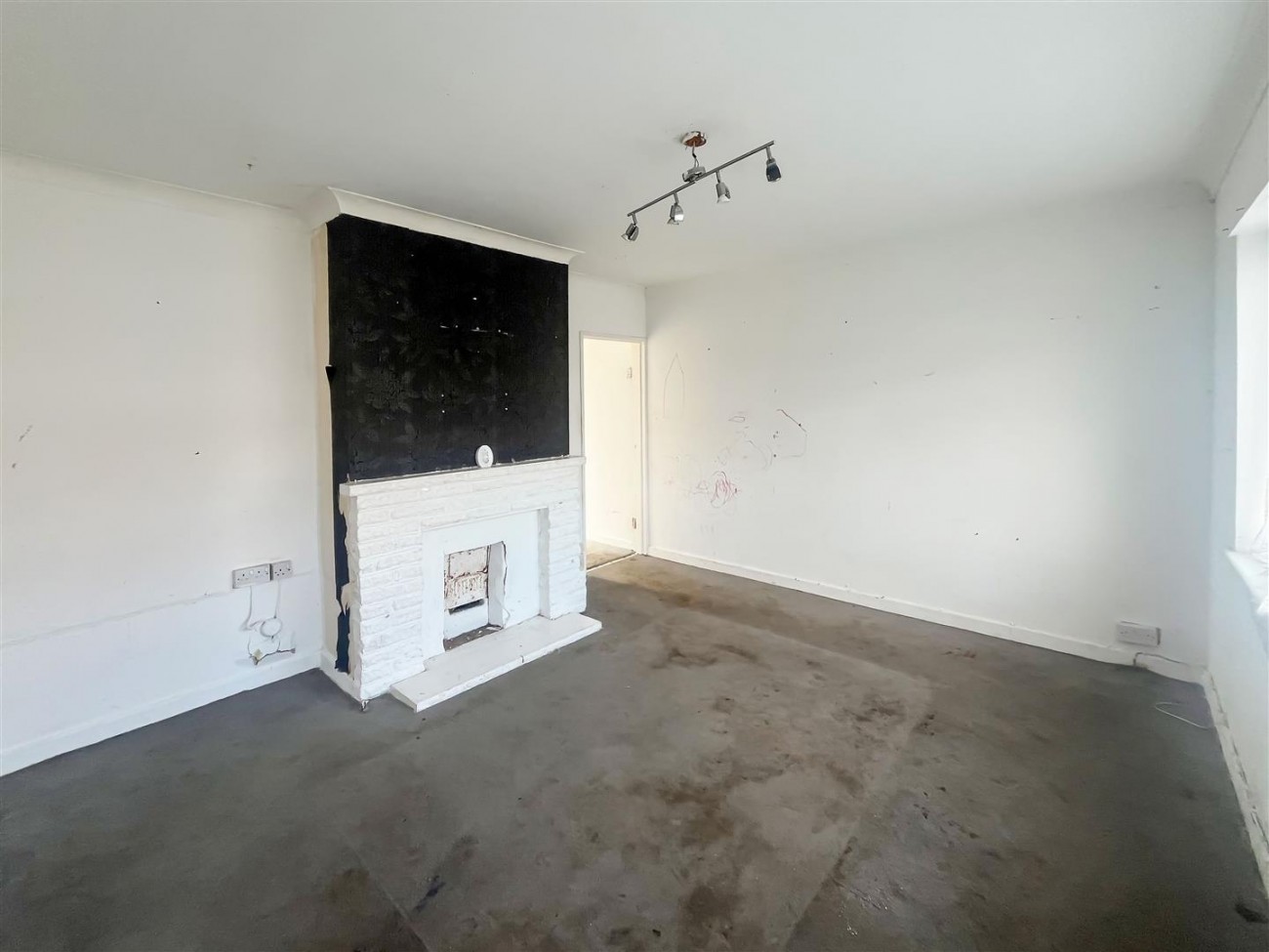 32 Gosden Road