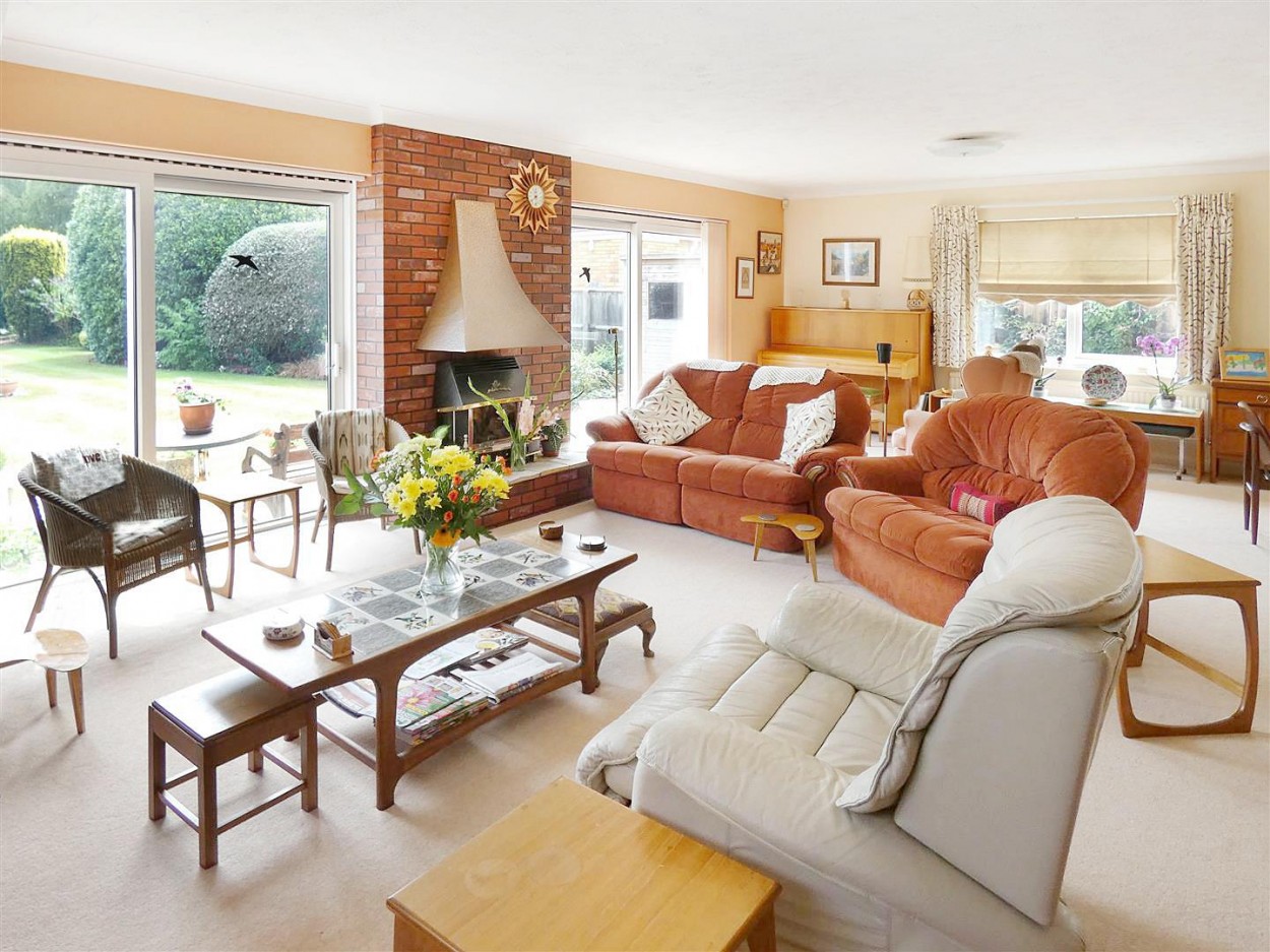 77 Golden Avenue Lounge.jpg