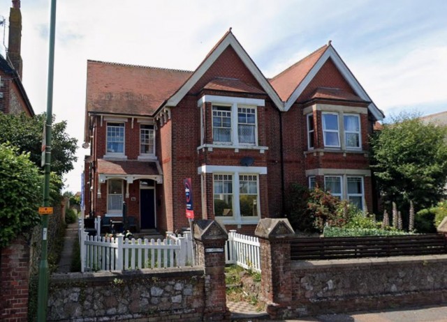 FLAT 4, 59 ARUNDEL ROAD LITTLEHAMPTON BN17 7BY