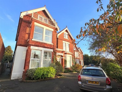 Beach Road, Littlehampton