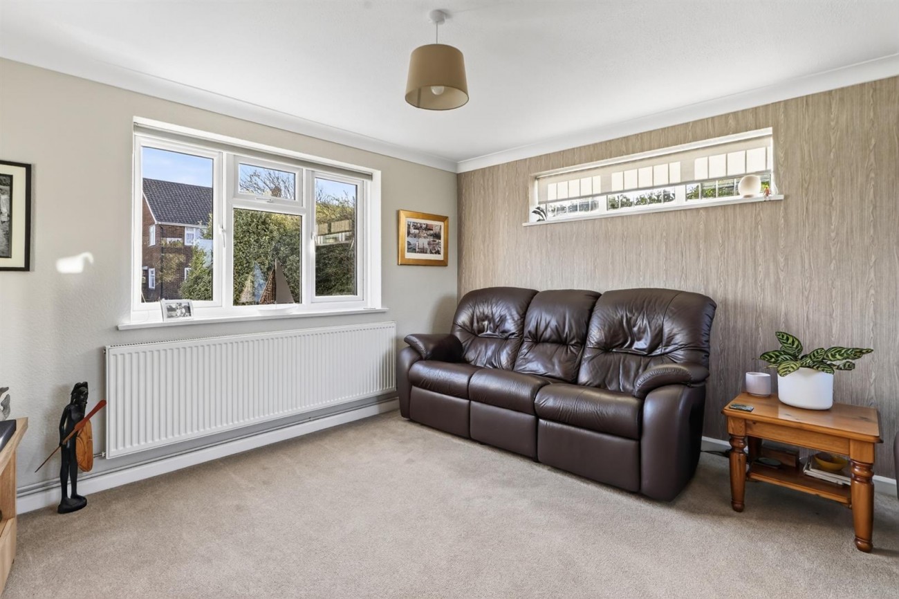 32 Harsfold Road Final-27.jpg