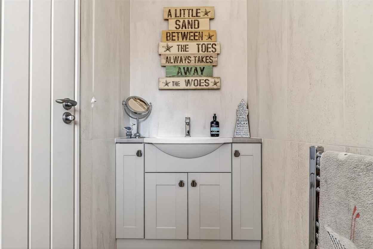 32 Harsfold Road Final-39.jpg