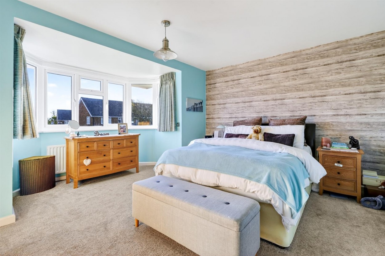 32 Harsfold Road Final-8.jpg