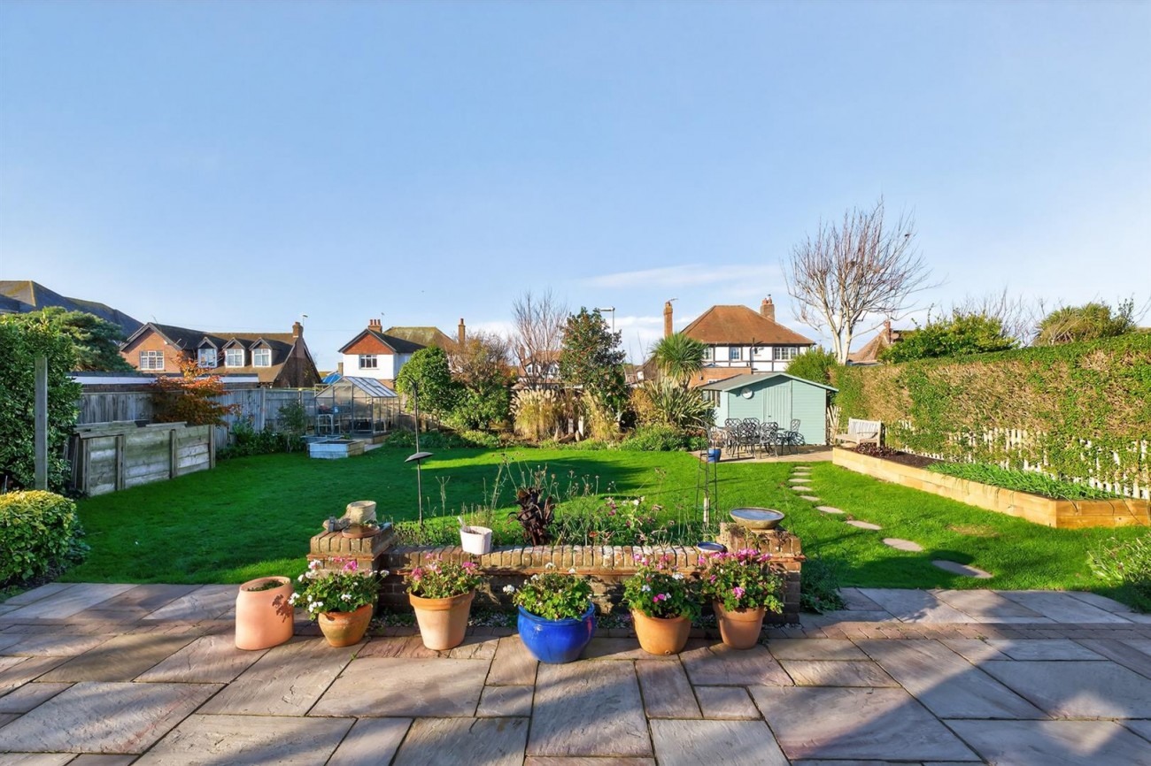 32 Harsfold Road Final-34.jpg