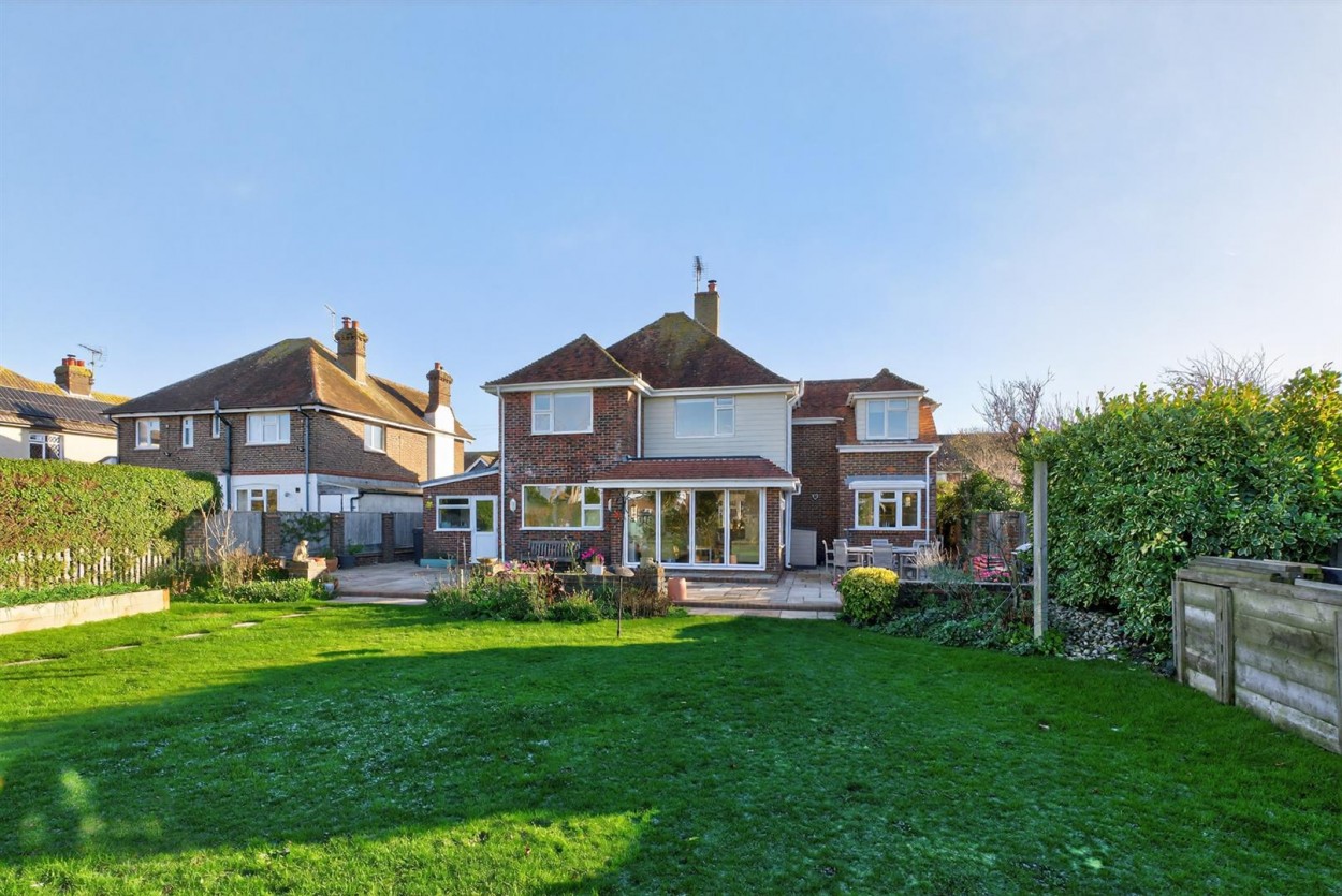 32 Harsfold Road Final-35.jpg