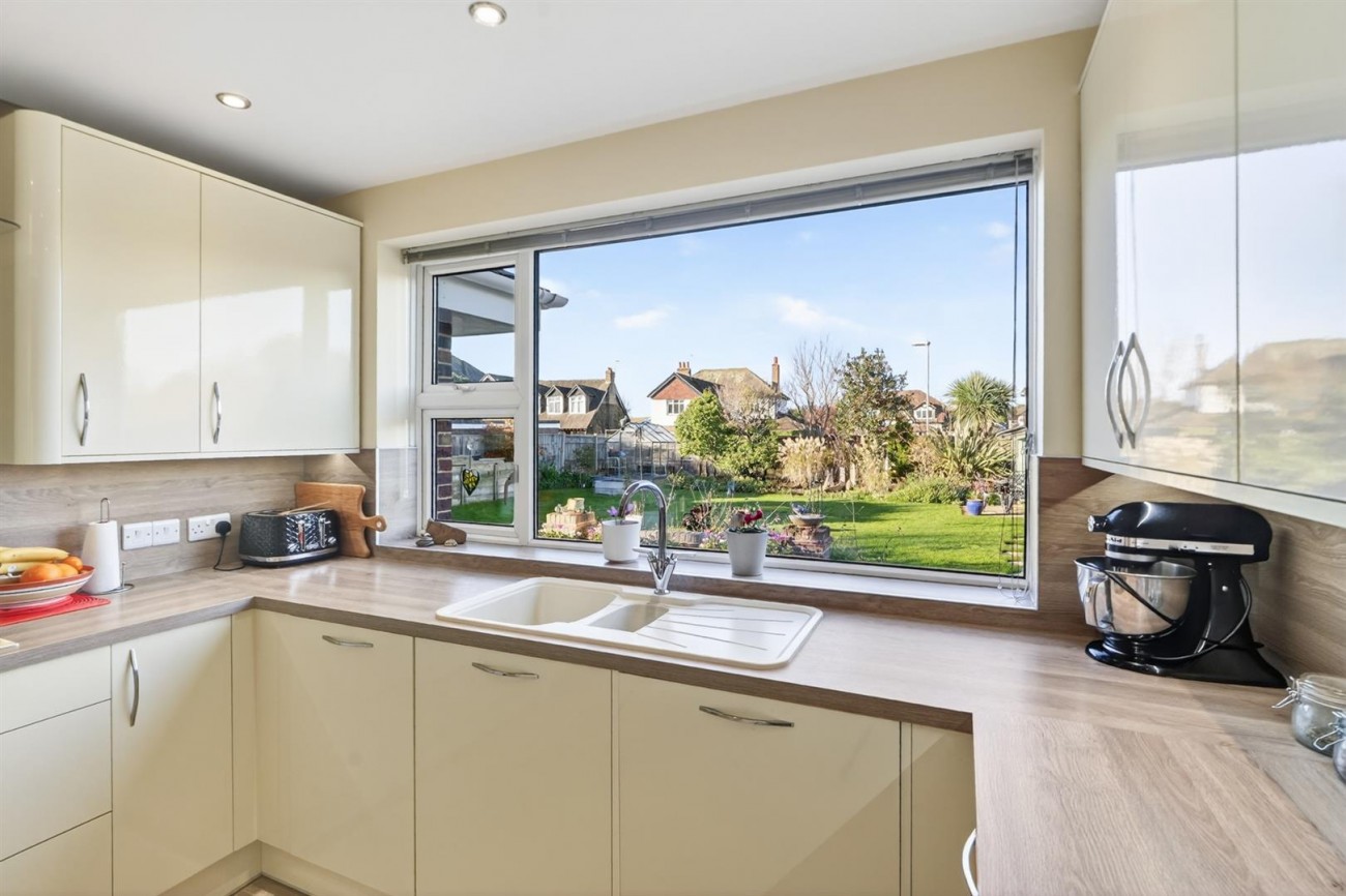 32 Harsfold Road Final-16.jpg