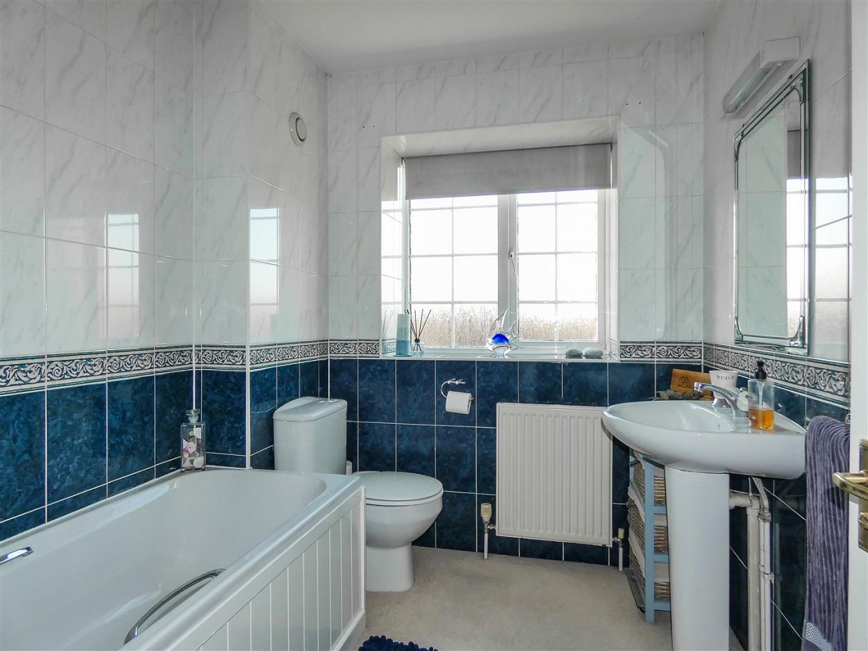 Bathroom (Second Floor)