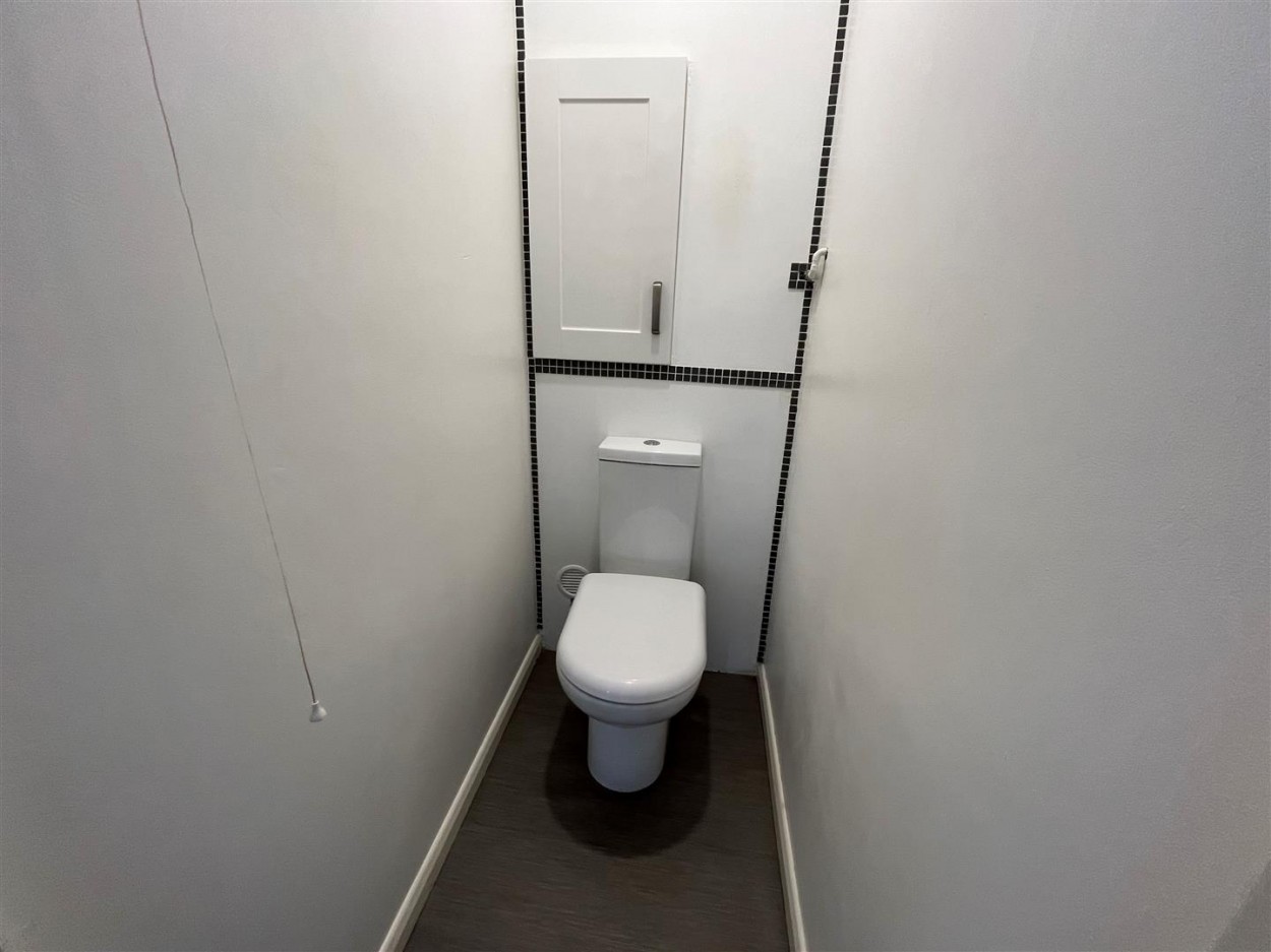 Toilet.jpg