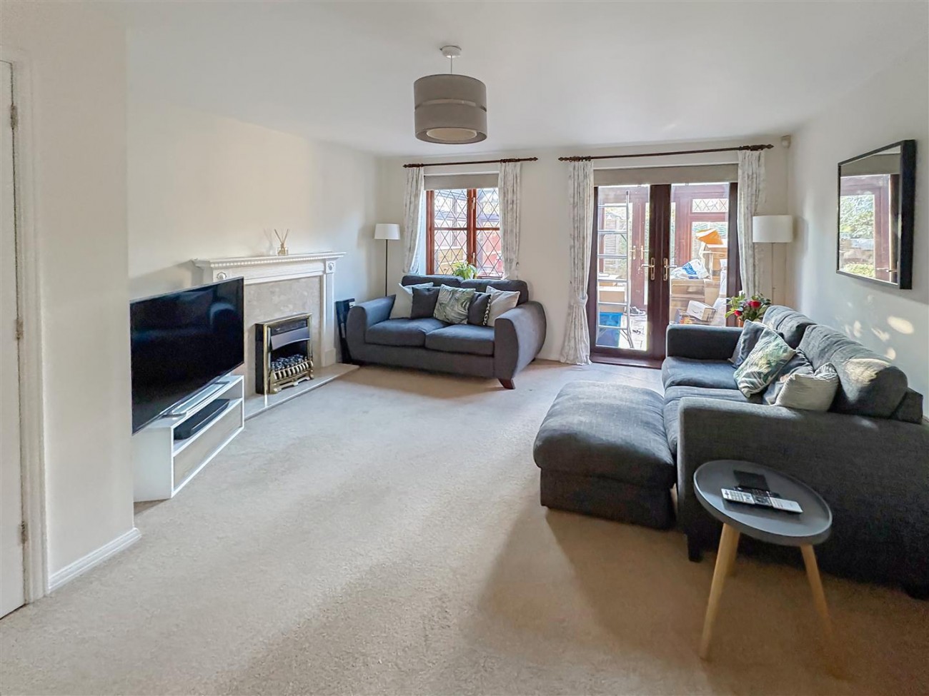 1 Larkspur Close Lounge Processed.jpg