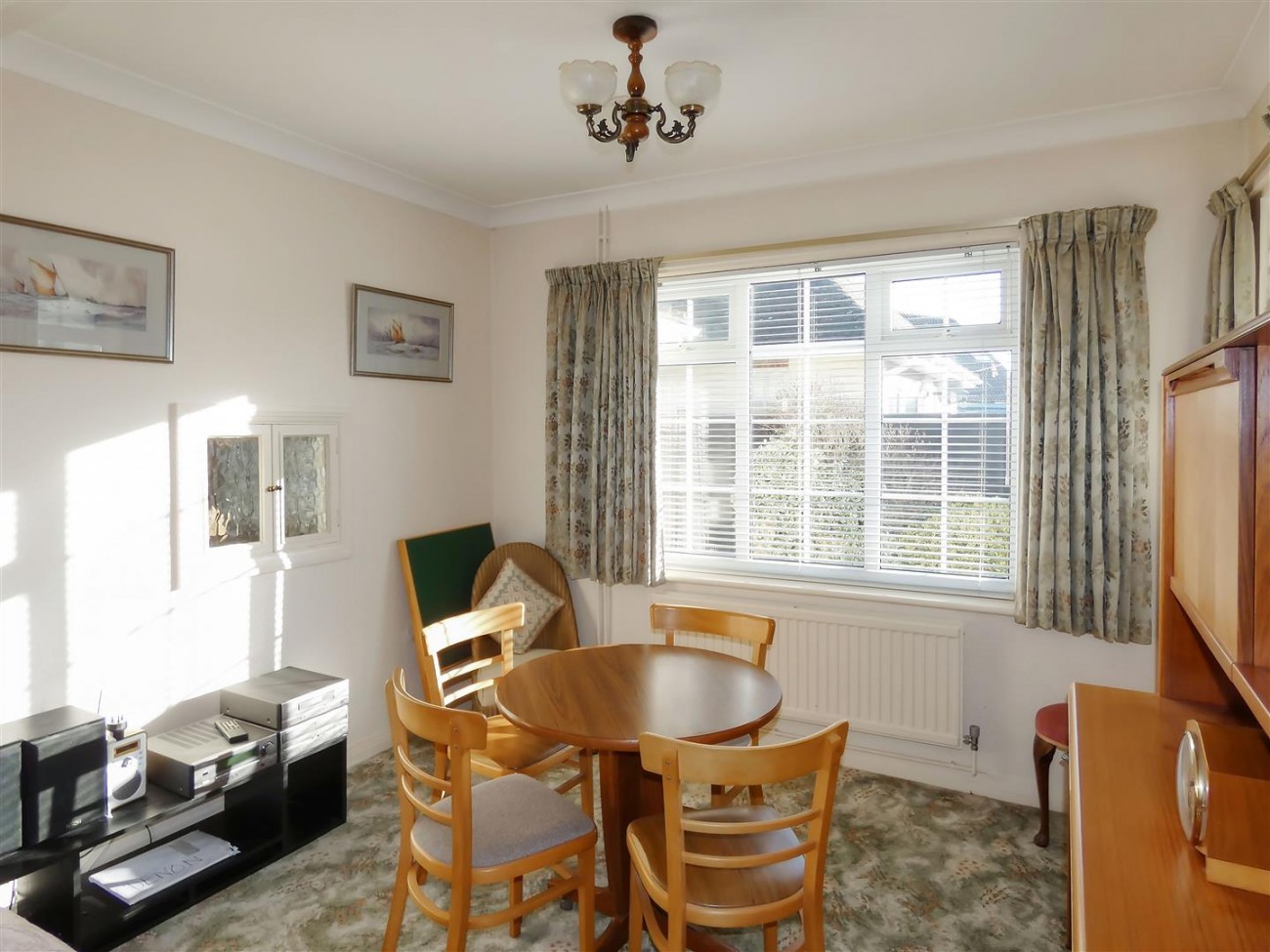 Lounge/Dining Room