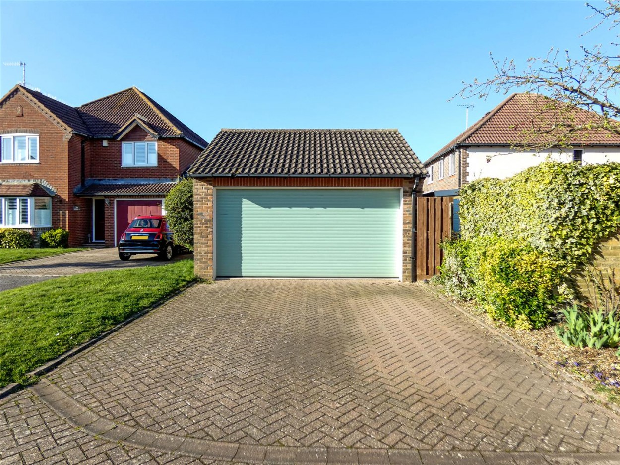Double Garage & Driveway