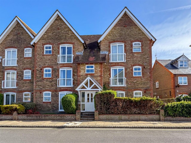 River Road, Littlehampton