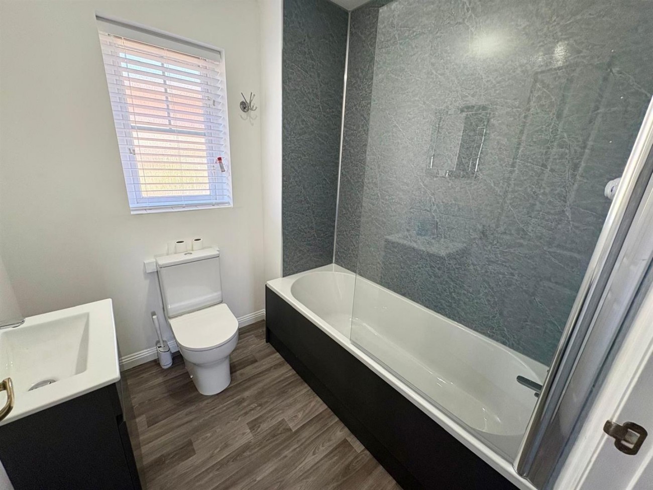 Bathroom - 42PP.jpg