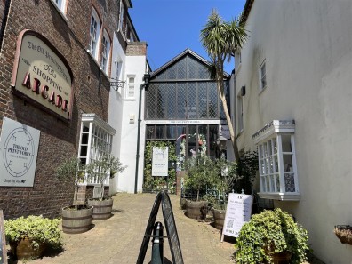 Tarrant Street, Arundel