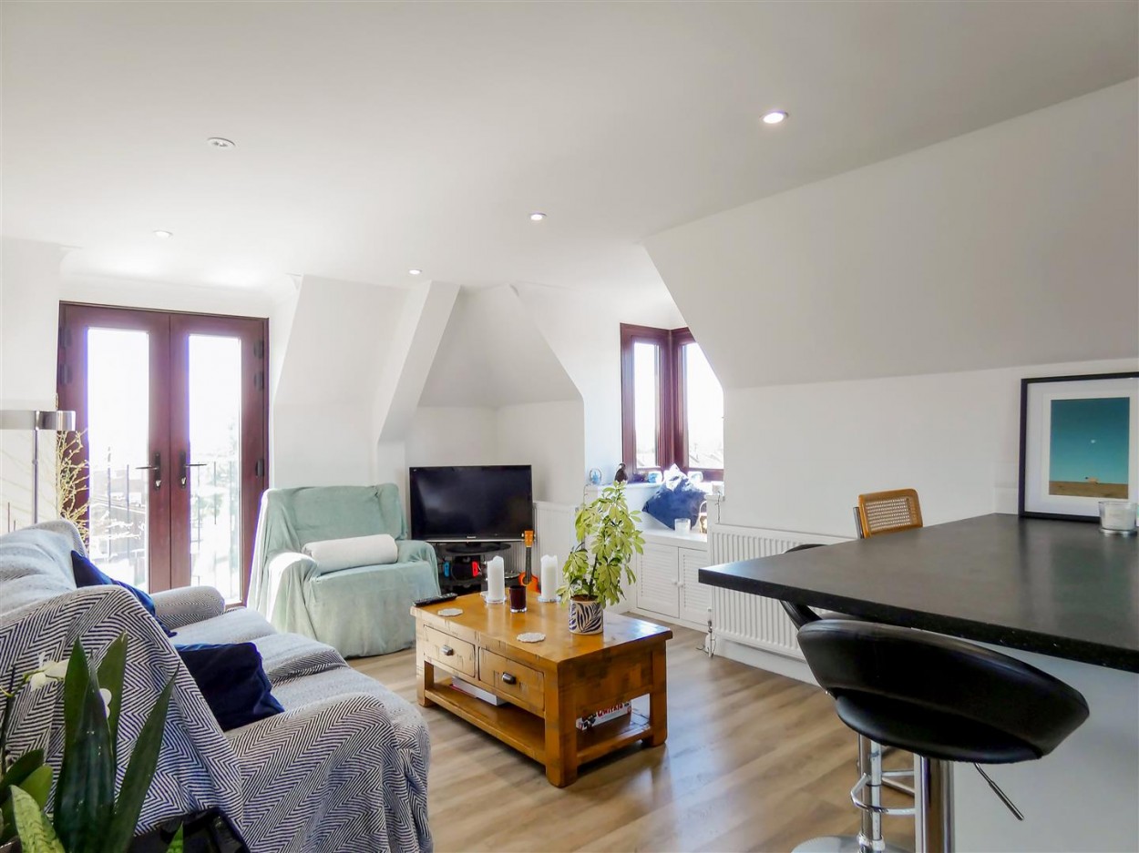 Open-plan Lounge/Kitchen