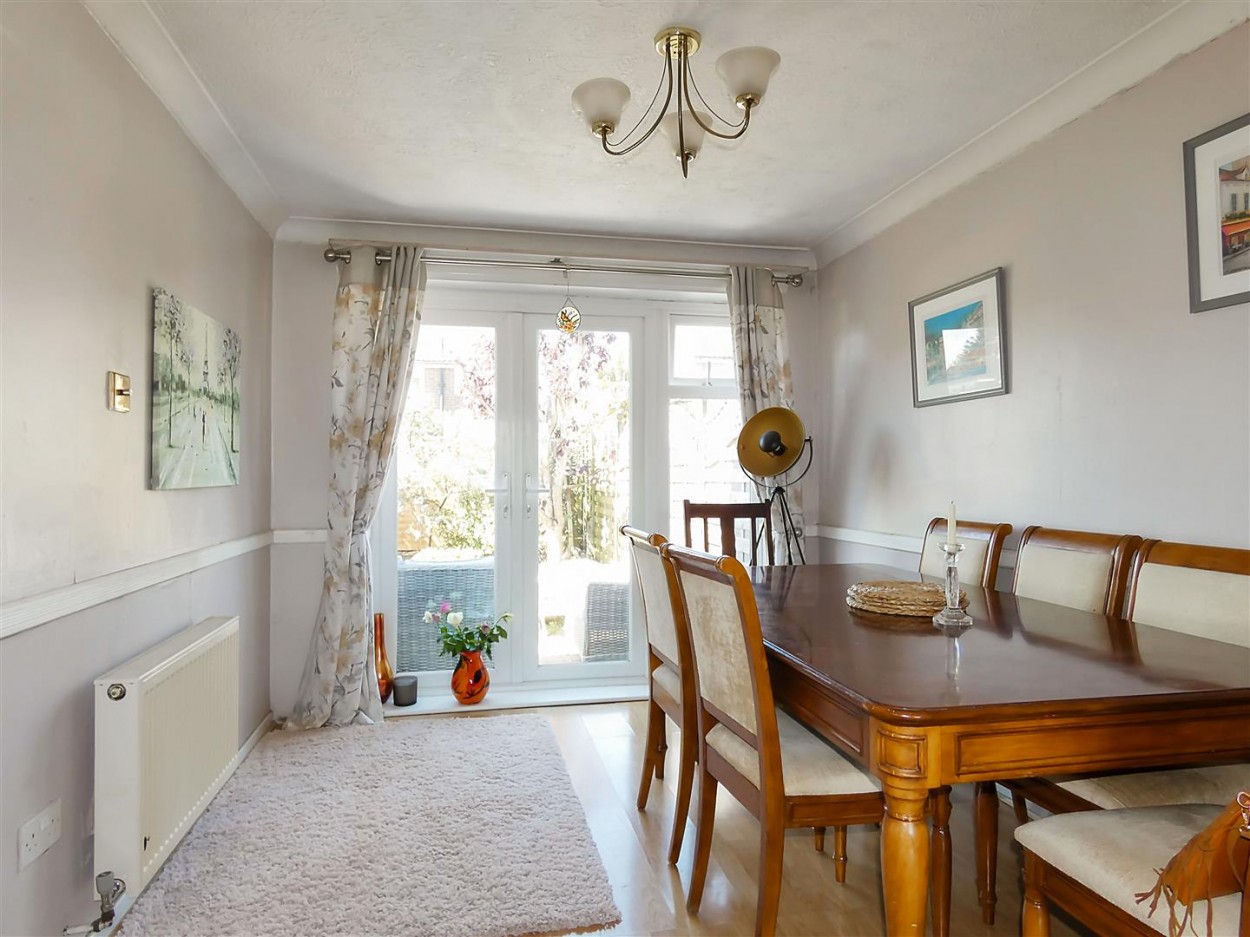 Lounge/Dining Room