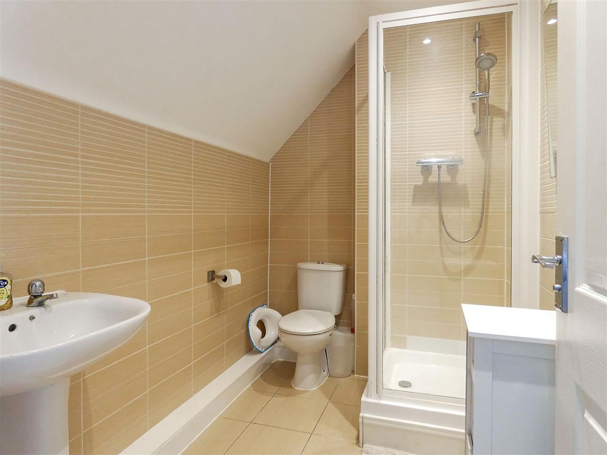 En Suite (bedroom one)