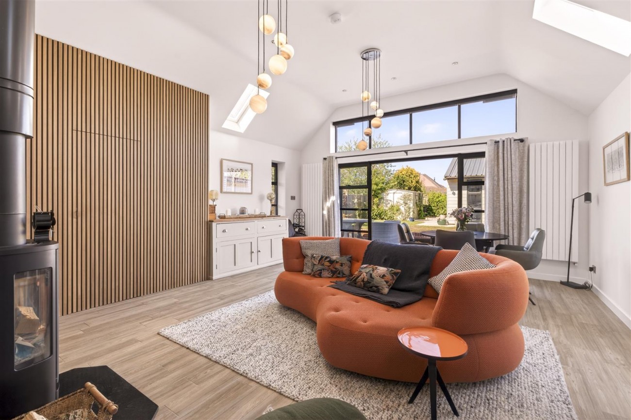 18 Shirley Close Final-41.jpg