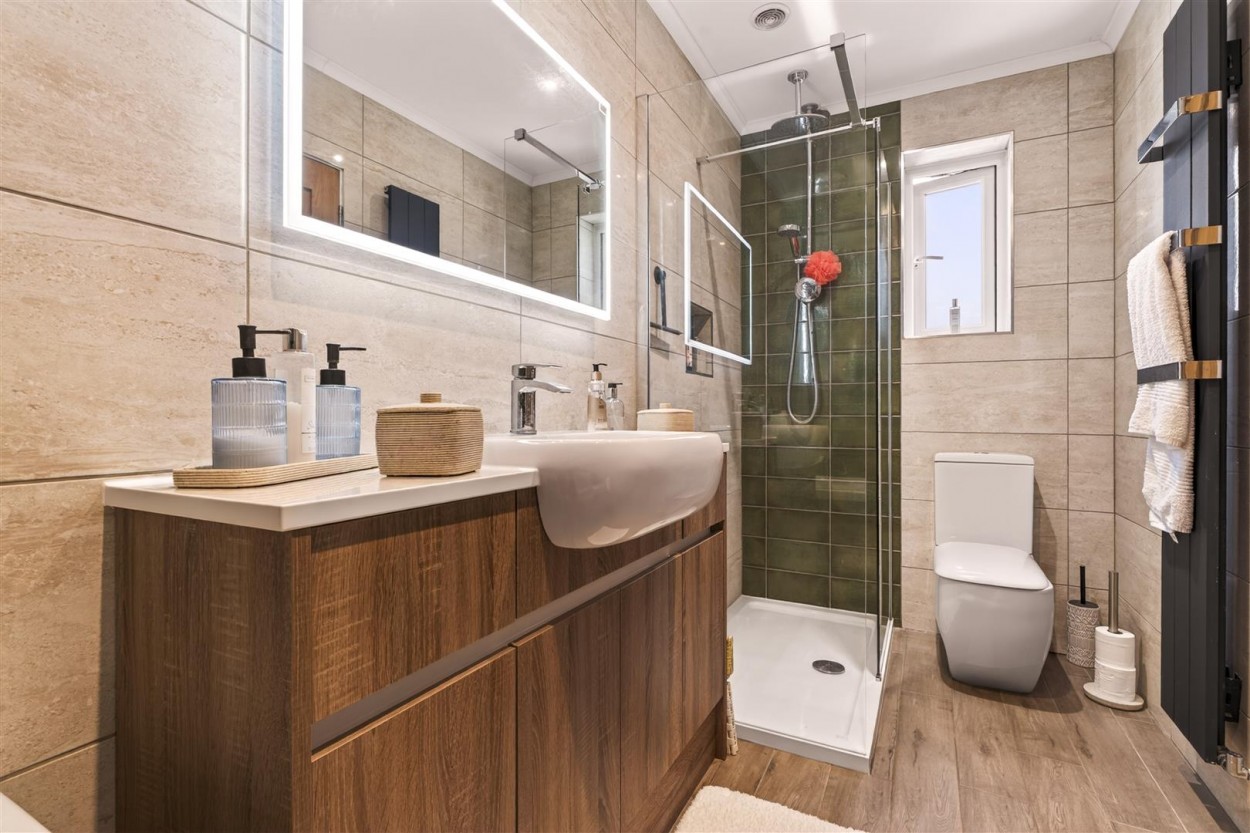 18 Shirley Close Final-20.jpg