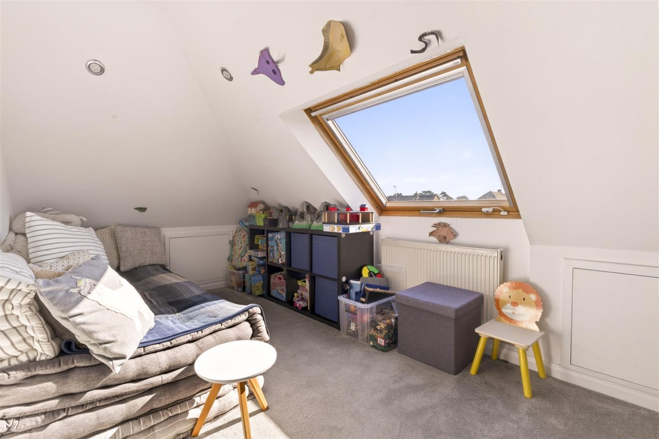 18 Shirley Close Final-10.jpg