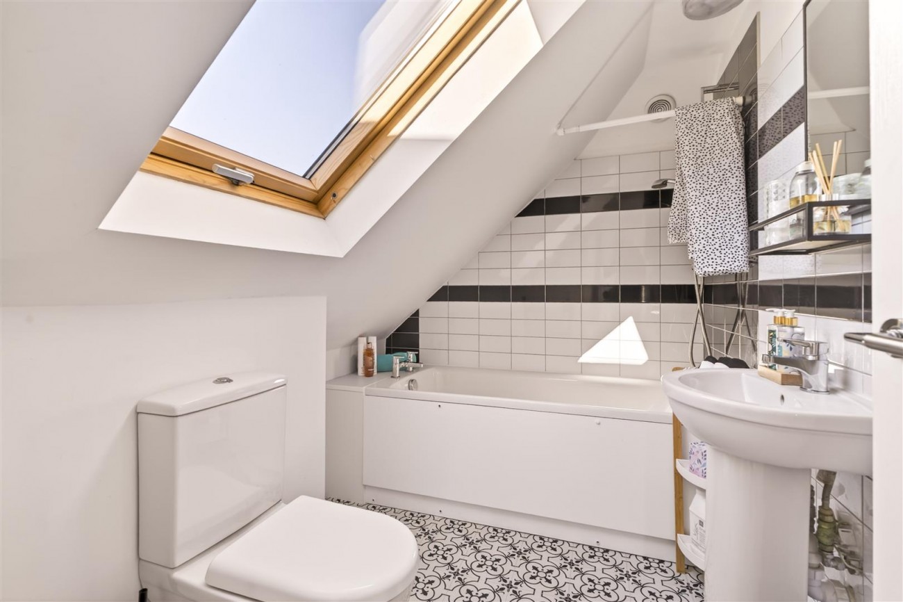 18 Shirley Close Final-15.jpg