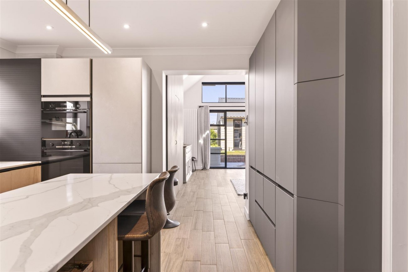 18 Shirley Close Final-39.jpg