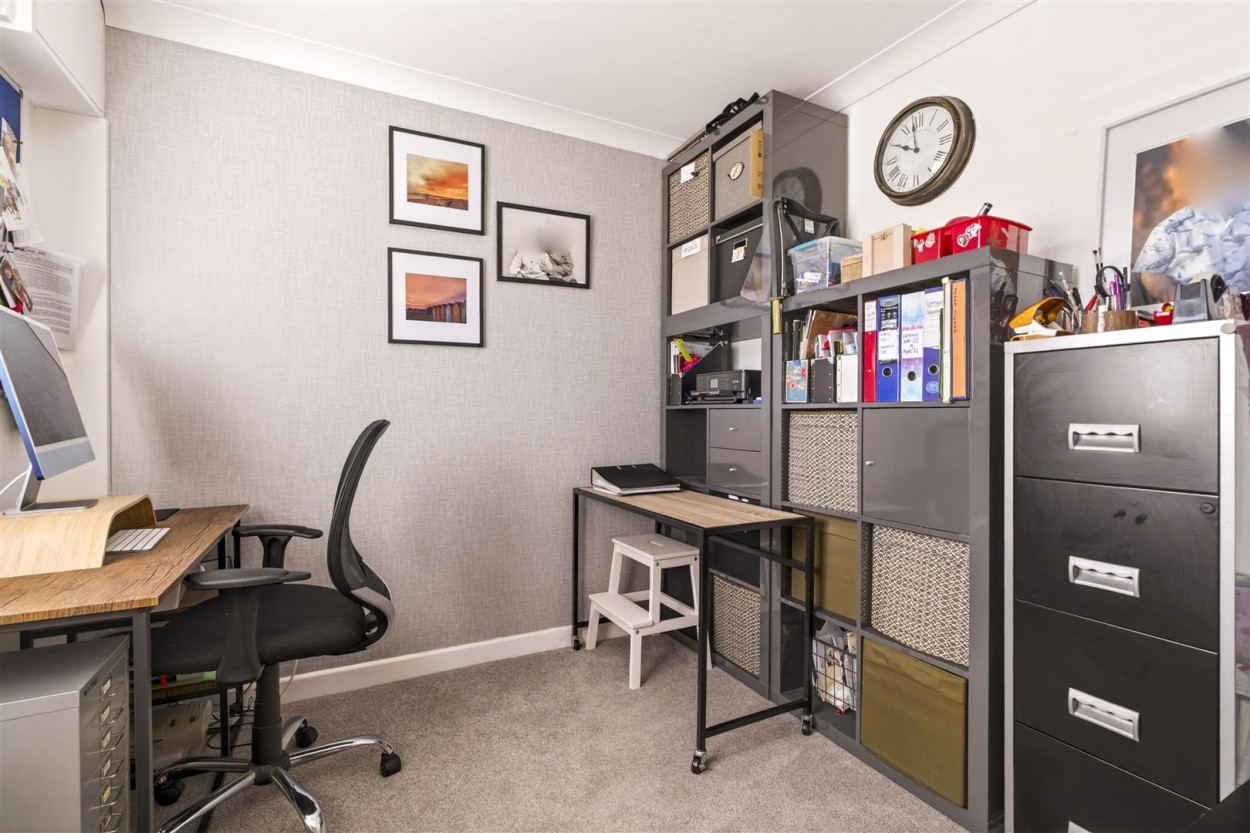 18 Shirley Close Blurred Photos-1.jpg