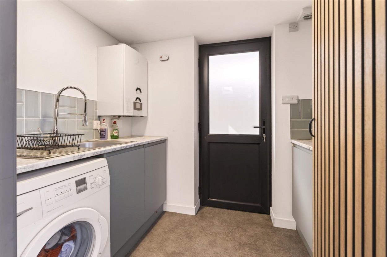 18 Shirley Close Final-57.jpg