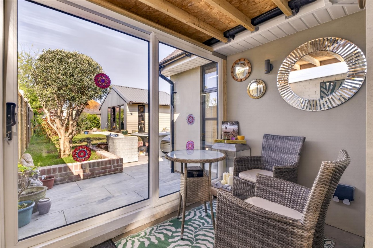 18 Shirley Close Final-60.jpg