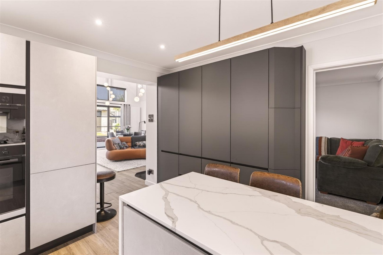 18 Shirley Close Final-35.jpg