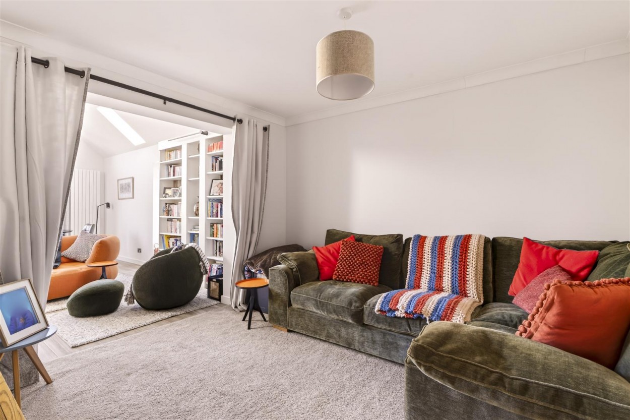 18 Shirley Close Blurred Photos-2.jpg