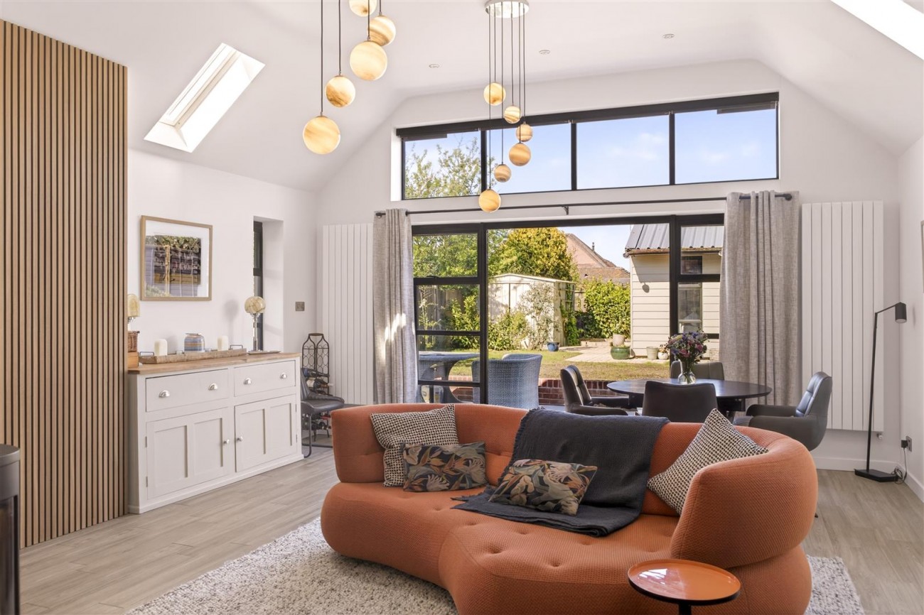 18 Shirley Close Final-50.jpg