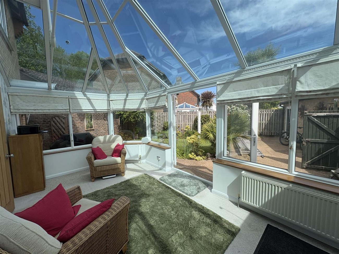 4 Hutchinson Close Conservatory.jpeg
